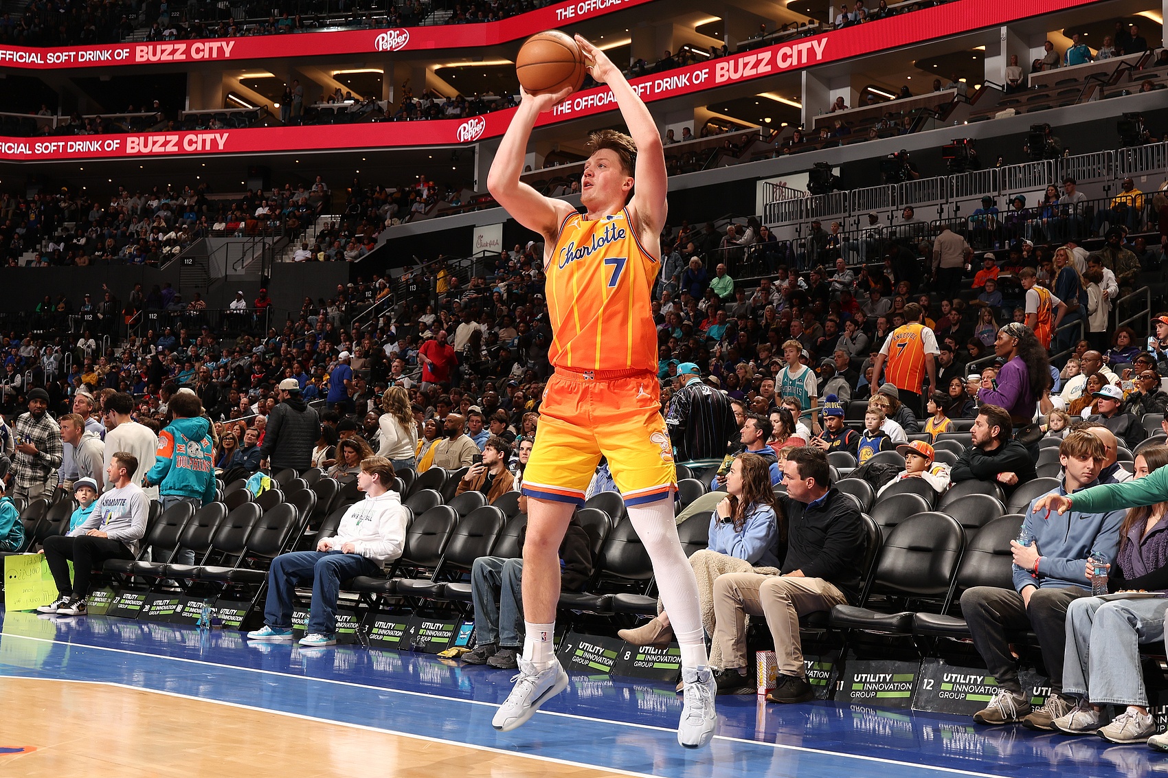 天天盈球即时比分直播-未来可期！克尼佩尔生涯前46场命中150+三分 NBA历史最快