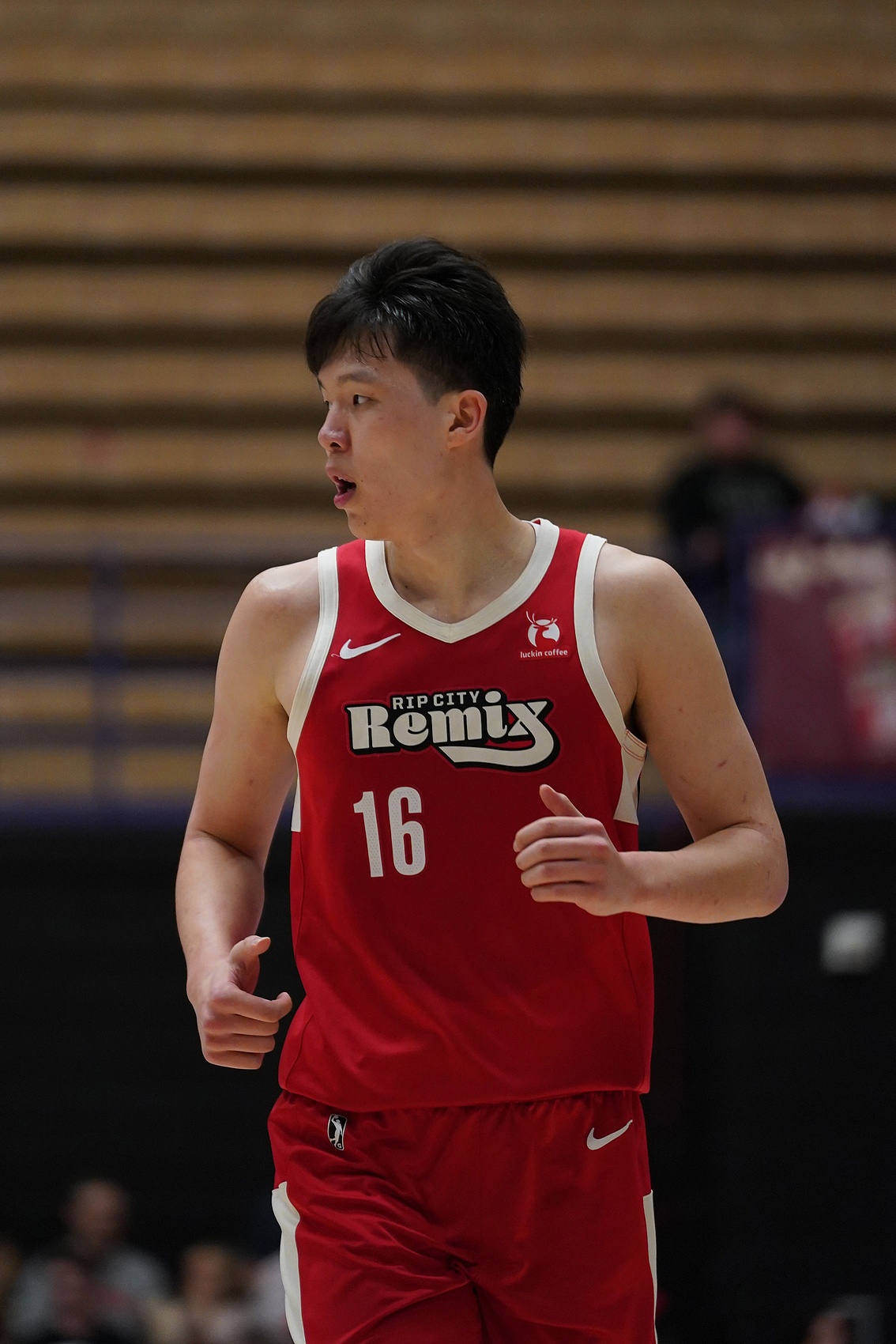 天天赢球-正负值全场最低！杨瀚森13投13分外加7板2助1断3帽 有5失误5犯规